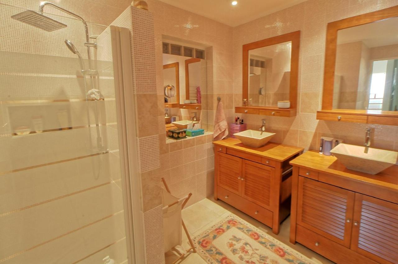 Bienvenue Chez Suzy Bed & Breakfast Saint-Quentin-de-Baron Exterior foto